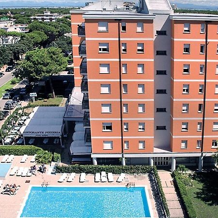 Residenza Alisei Lägenhet Lignano Sabbiadoro Exteriör bild