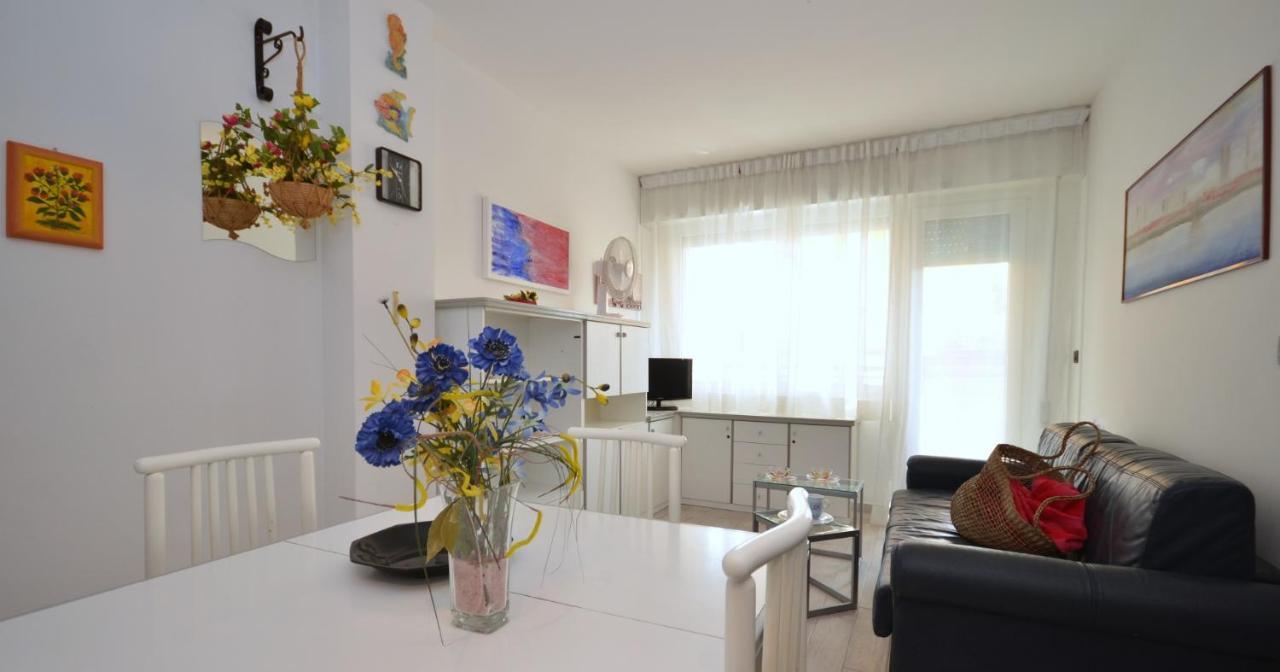 Residenza Alisei Lägenhet Lignano Sabbiadoro Exteriör bild
