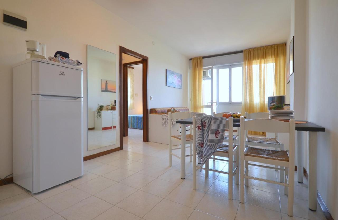 Residenza Alisei Lägenhet Lignano Sabbiadoro Exteriör bild