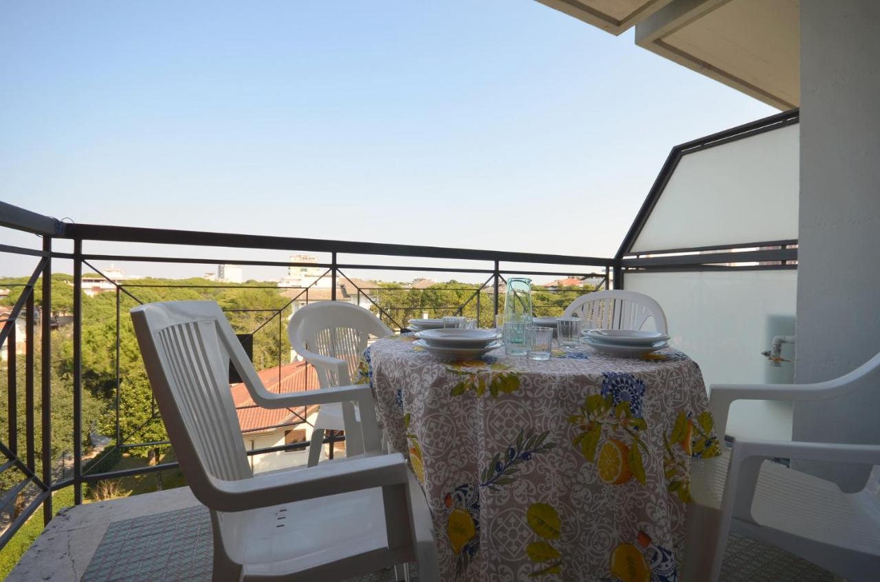 Residenza Alisei Lägenhet Lignano Sabbiadoro Exteriör bild
